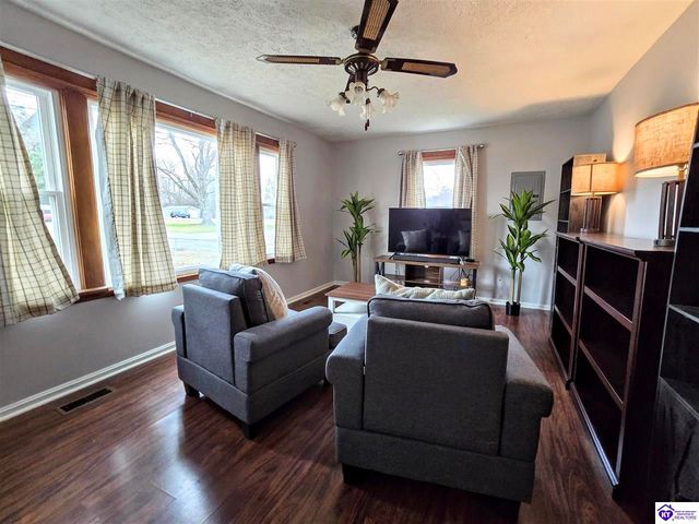 5565 Bruce Avenue, Louisville, KY 40214