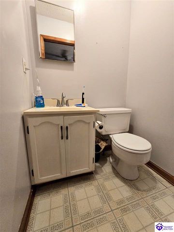 5565 Bruce Avenue, Louisville, KY 40214