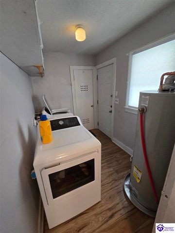 5565 Bruce Avenue, Louisville, KY 40214