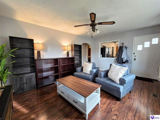 5565 Bruce Avenue, Louisville, KY 40214