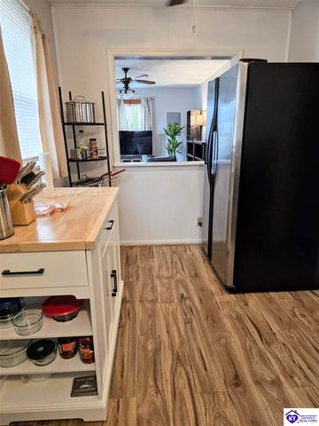 5565 Bruce Avenue, Louisville, KY 40214