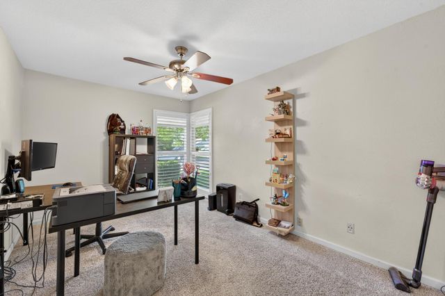 131 Parkshore Cir, Sacramento, CA 95831