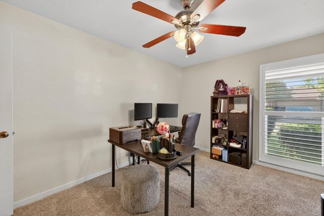 131 Parkshore Cir, Sacramento, CA 95831