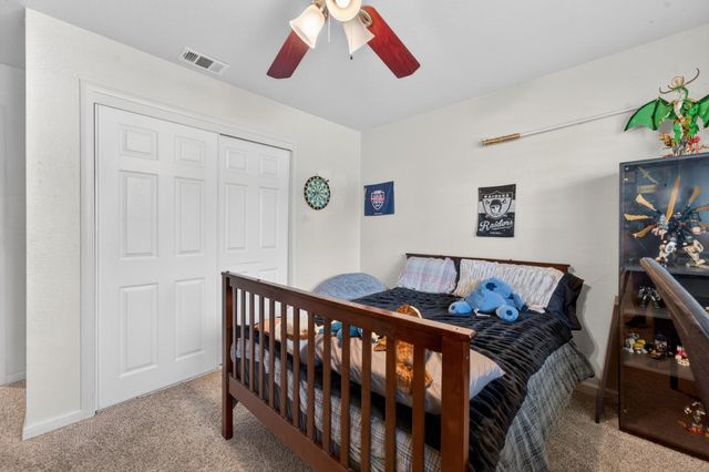 131 Parkshore Cir, Sacramento, CA 95831
