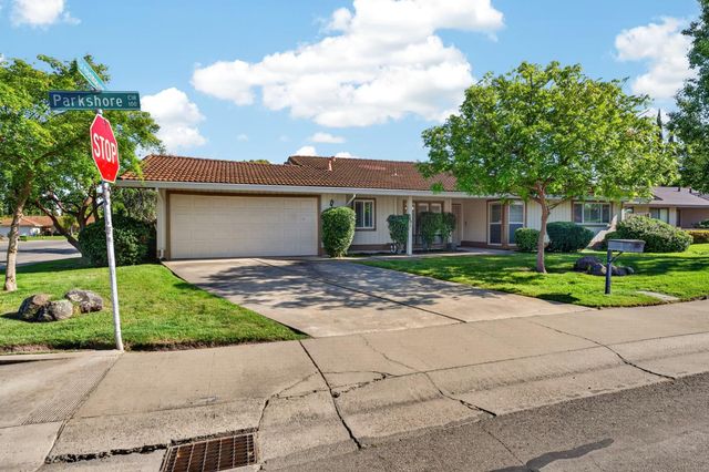 131 Parkshore Cir, Sacramento, CA 95831