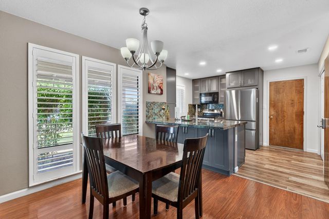 131 Parkshore Cir, Sacramento, CA 95831