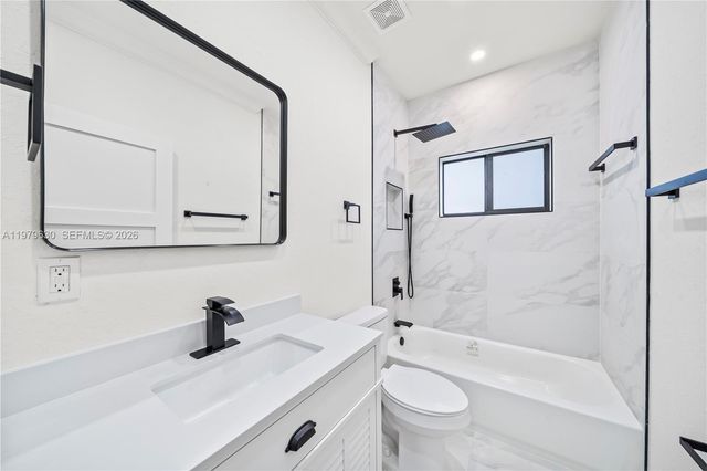 1735 NW 84th St, Miami, FL 33147