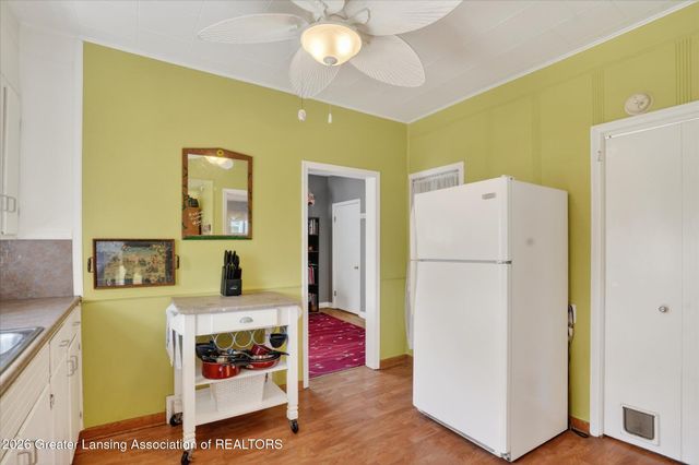 206 E Scott Street, Grand Ledge, MI 48837