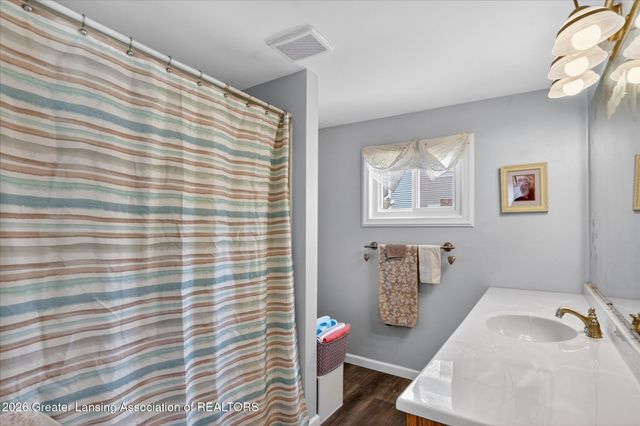 206 E Scott Street, Grand Ledge, MI 48837