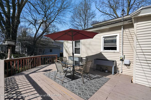 206 E Scott Street, Grand Ledge, MI 48837