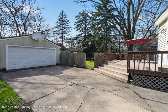 206 E Scott Street, Grand Ledge, MI 48837