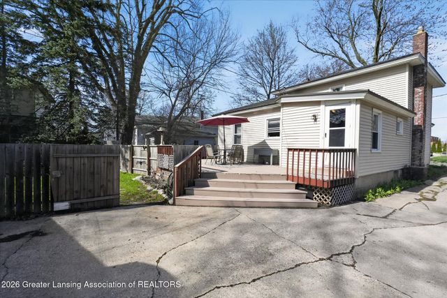 206 E Scott Street, Grand Ledge, MI 48837
