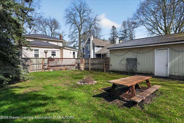 206 E Scott Street, Grand Ledge, MI 48837