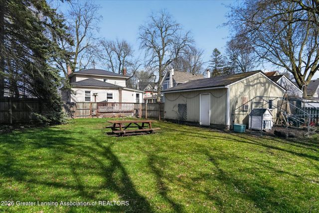 206 E Scott Street, Grand Ledge, MI 48837