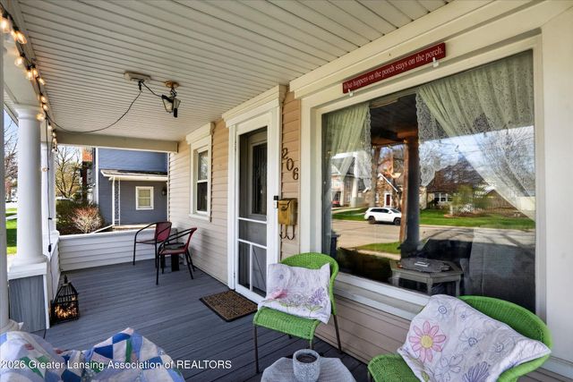 206 E Scott Street, Grand Ledge, MI 48837