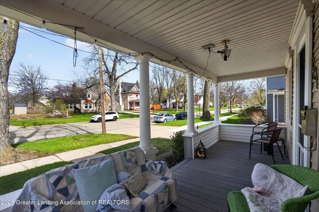 206 E Scott Street, Grand Ledge, MI 48837