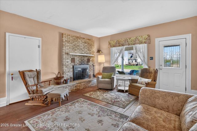 206 E Scott Street, Grand Ledge, MI 48837