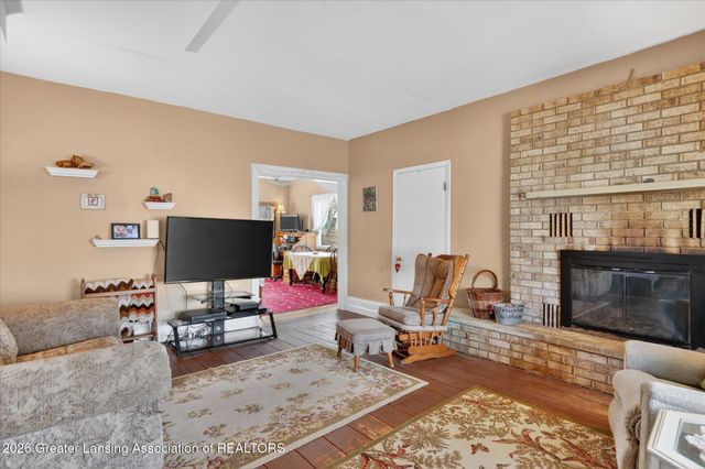 206 E Scott Street, Grand Ledge, MI 48837
