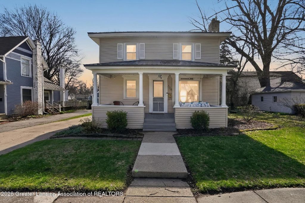 206 E Scott Street, Grand Ledge, MI 48837