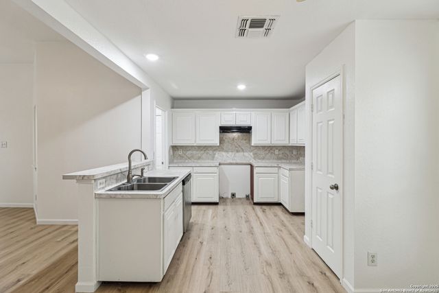 6422 Ithaca Falls, San Antonio, TX 78239