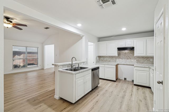 6422 Ithaca Falls, San Antonio, TX 78239