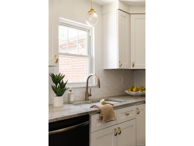 2822 N Adams St, Denver, CO 80205