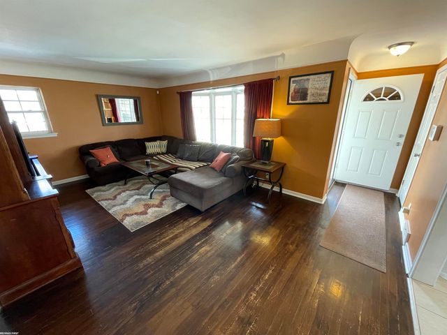 24705 Princeton Street, Saint Clair Shores, MI 48080