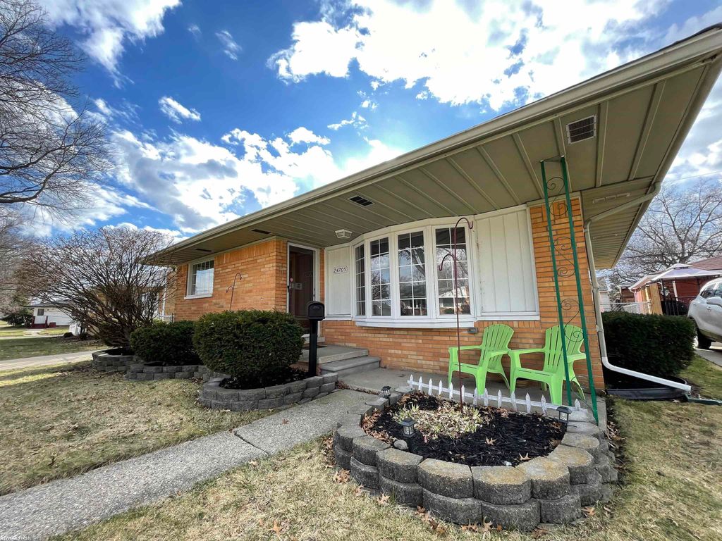 24705 Princeton Street, Saint Clair Shores, MI 48080