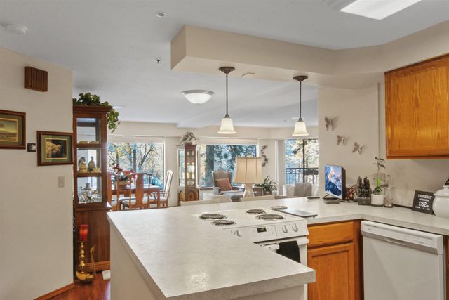 221 E Rockwood Blvd, Spokane, WA 99202