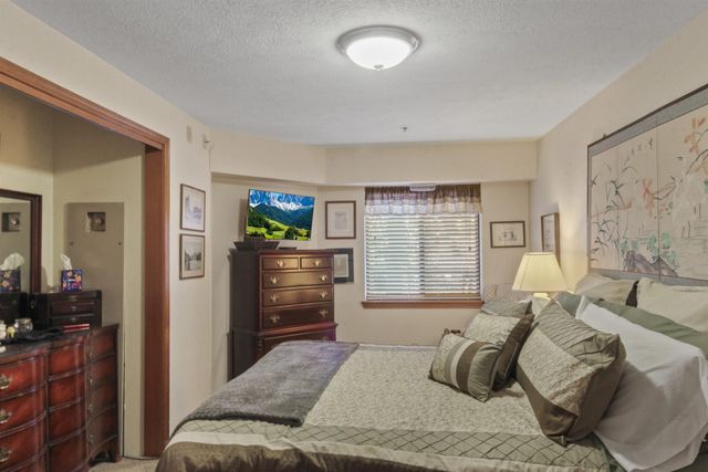 221 E Rockwood Blvd, Spokane, WA 99202