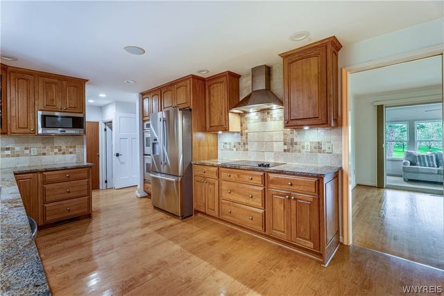 5 Knollwood Lane, Amherst, NY 14221