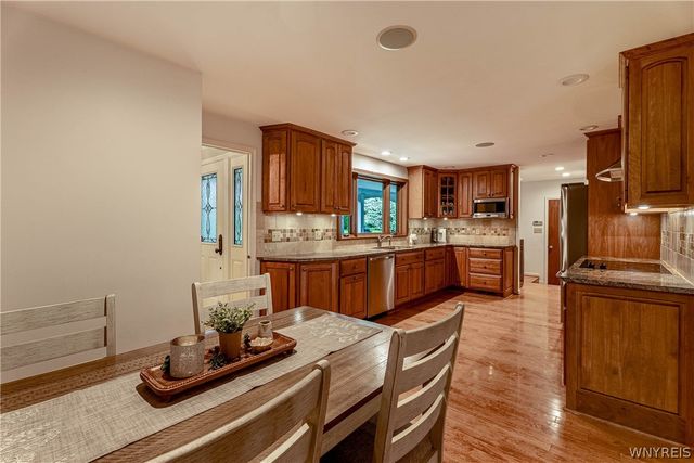5 Knollwood Lane, Amherst, NY 14221