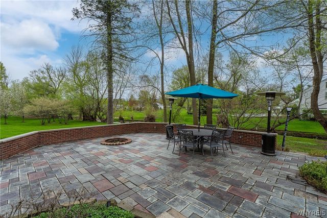 5 Knollwood Lane, Amherst, NY 14221