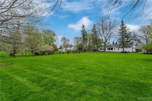 5 Knollwood Lane, Amherst, NY 14221