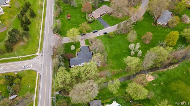 5 Knollwood Lane, Amherst, NY 14221