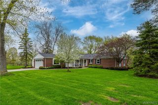 5 Knollwood Lane, Amherst, NY 14221