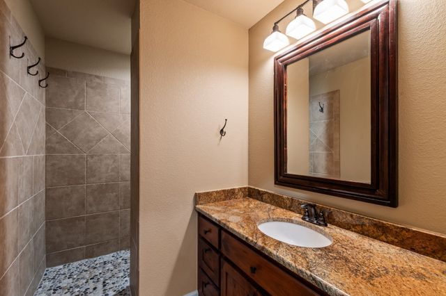 229 N Beverly Drive, Malakoff, TX 75148