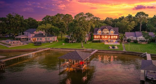 229 N Beverly Drive, Malakoff, TX 75148