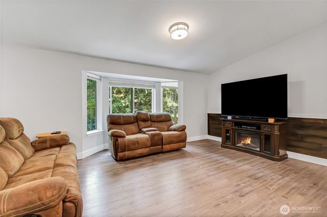 17642 Vine Lane SE, Yelm, WA 98597