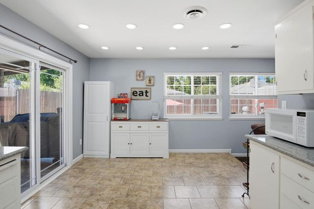 1621 Groveton Way, Modesto, CA 95355