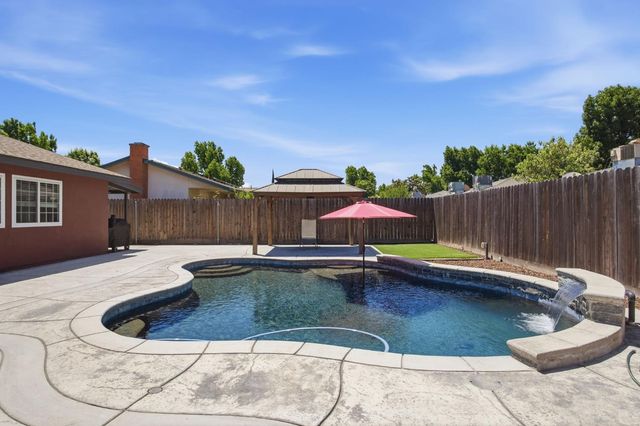 1621 Groveton Way, Modesto, CA 95355
