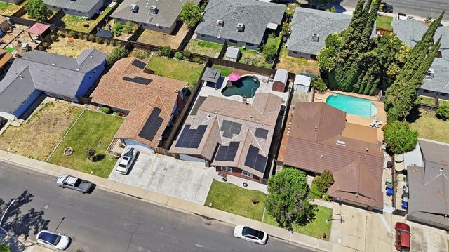1621 Groveton Way, Modesto, CA 95355