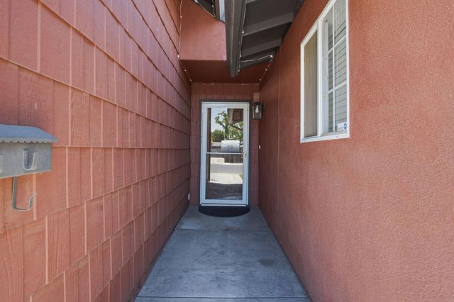 1621 Groveton Way, Modesto, CA 95355