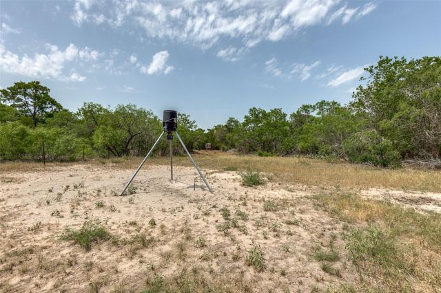 9557 Fm 86, Lockhart, TX 78644