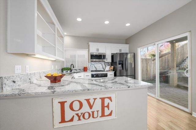 3369 Melodye Ct, Rescue, CA 95672