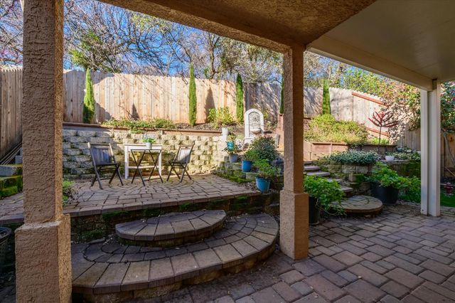 3369 Melodye Ct, Rescue, CA 95672