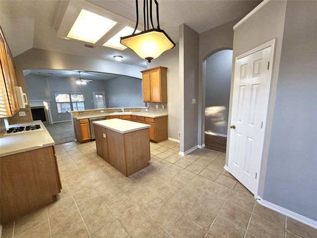 1411 Sunset Bay Court, Seabrook, TX 77586