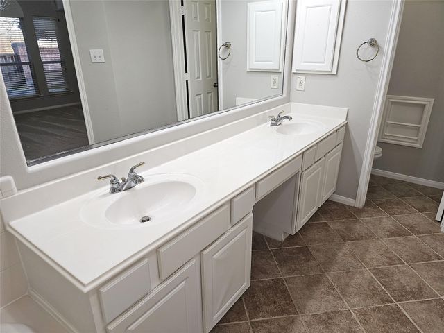 1411 Sunset Bay Court, Seabrook, TX 77586