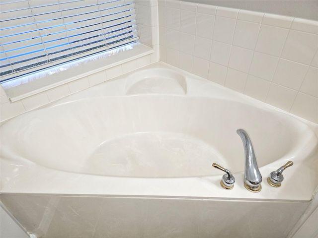 1411 Sunset Bay Court, Seabrook, TX 77586