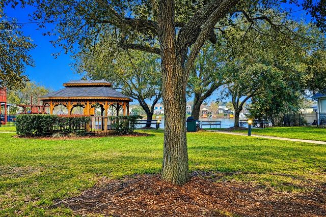 1411 Sunset Bay Court, Seabrook, TX 77586